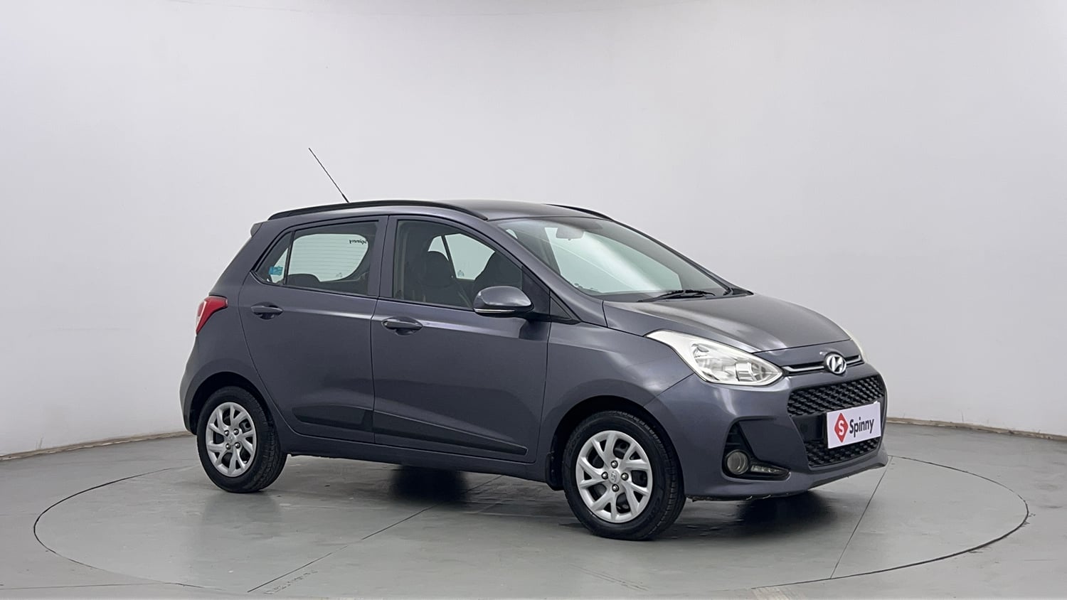 Used 2018 Hyundai Grand i10 Sportz (O) U2 1.2 CRDi Diesel Manual exterior RIGHT FRONT CORNER VIEW