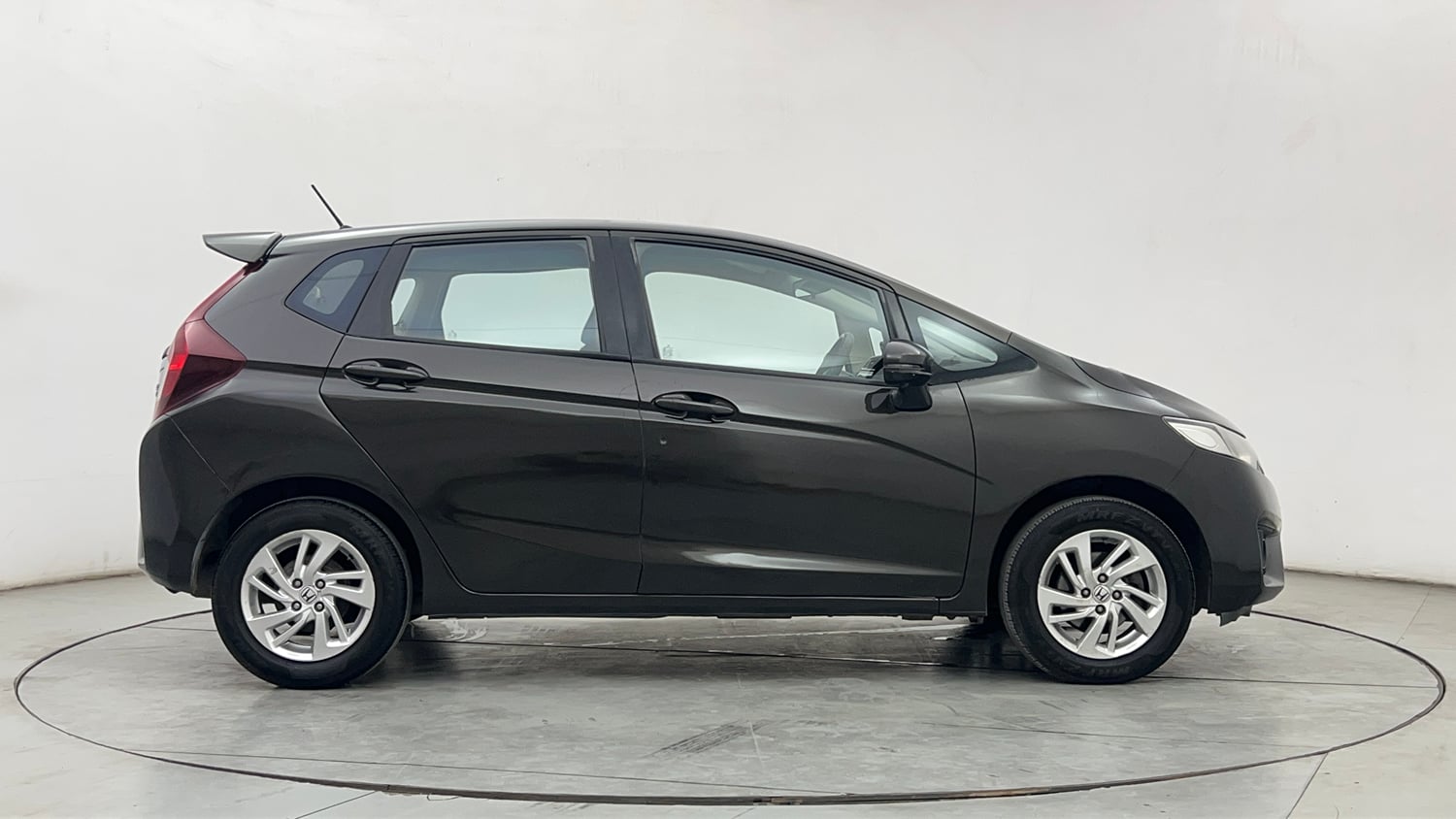 Used 2016 Honda Jazz VX Petrol Petrol Manual exterior RIGHT SIDE VIEW