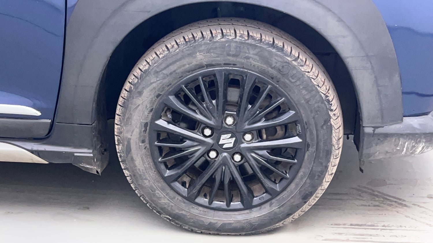 Used 2020 Maruti Suzuki XL6 Alpha AT Petrol Petrol Automatic tyres RIGHT FRONT TYRE RIM VIEW