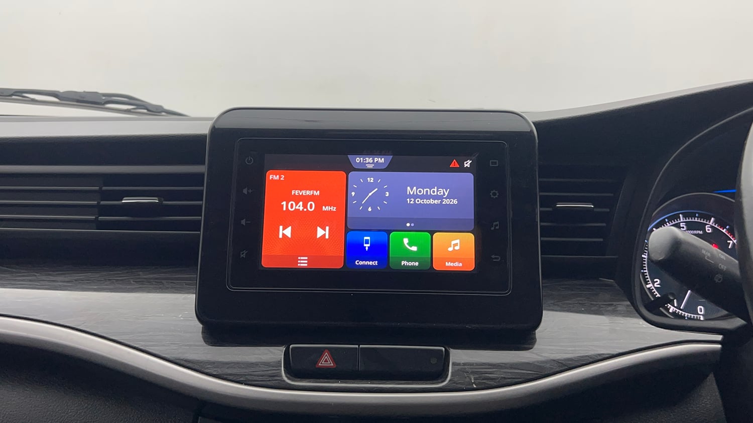 Used 2020 Maruti Suzuki XL6 Alpha AT Petrol Petrol Automatic top_features Touch screen infotainment system