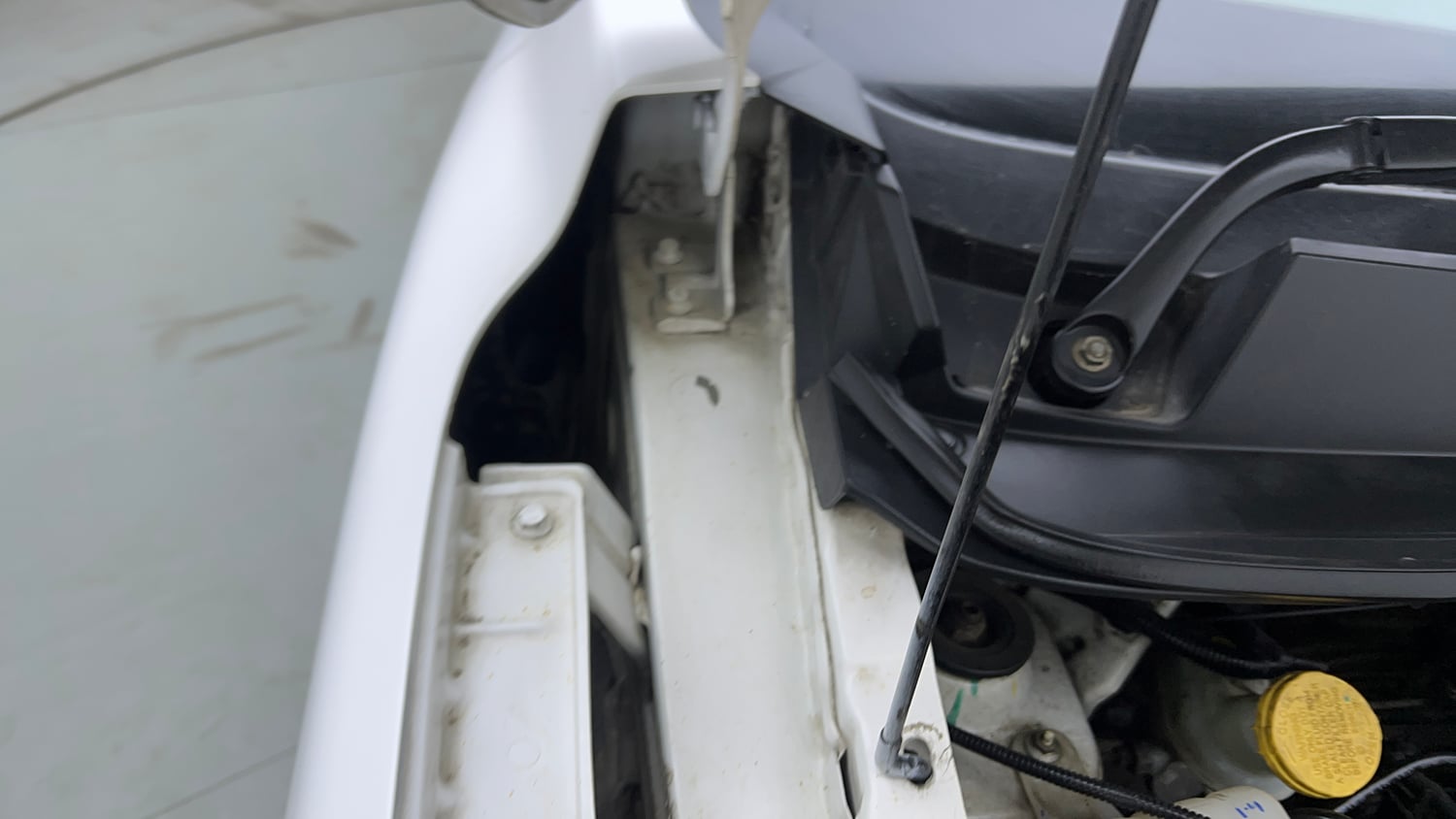 Used 2022 Renault Kiger RXT (O) AMT Petrol Automatic engine ENGINE RIGHT SIDE HINGE & APRON VIEW