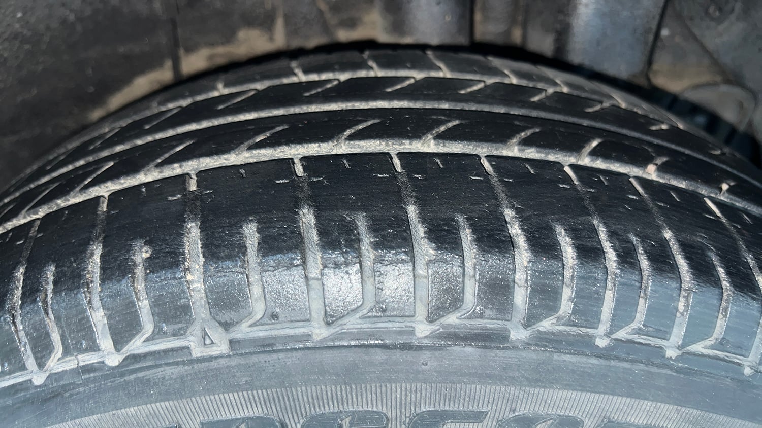 Used 2019 Hyundai Elite i20 Sportz Plus 1.2 Petrol Manual tyres LEFT REAR TYRE TREAD VIEW