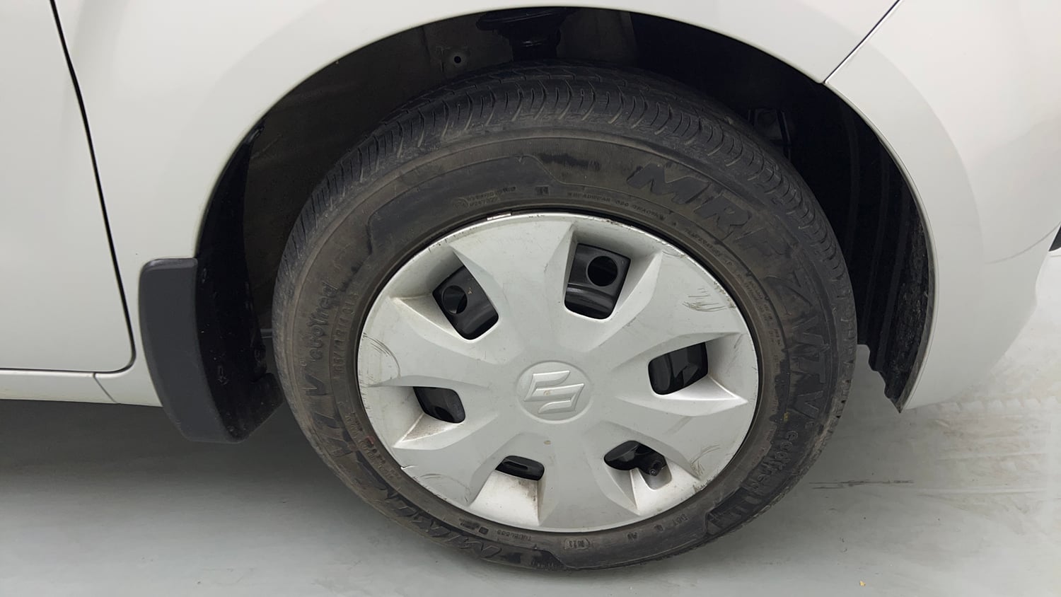 Used 2023 Maruti Suzuki Wagon R VXI 1.0 Petrol Manual tyres RIGHT FRONT TYRE RIM VIEW