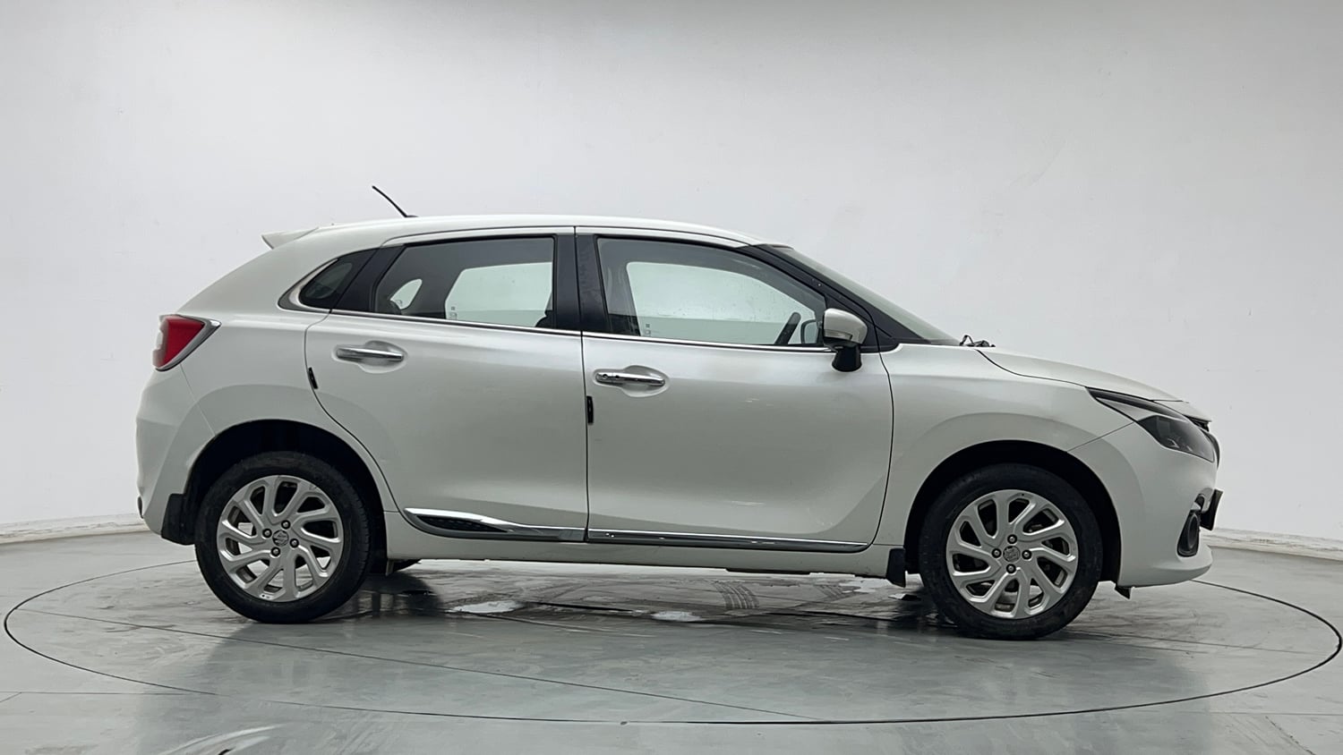 Used 2022 Maruti Suzuki Baleno Zeta Petrol Manual exterior RIGHT SIDE VIEW