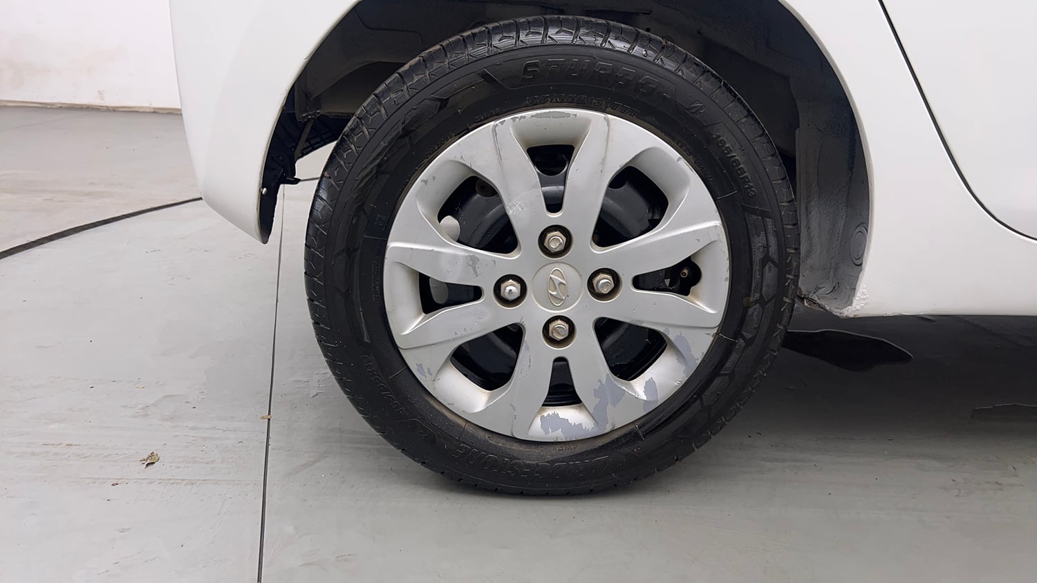 Used 2019 Hyundai Eon Magna + Petrol Manual tyres RIGHT REAR TYRE RIM VIEW