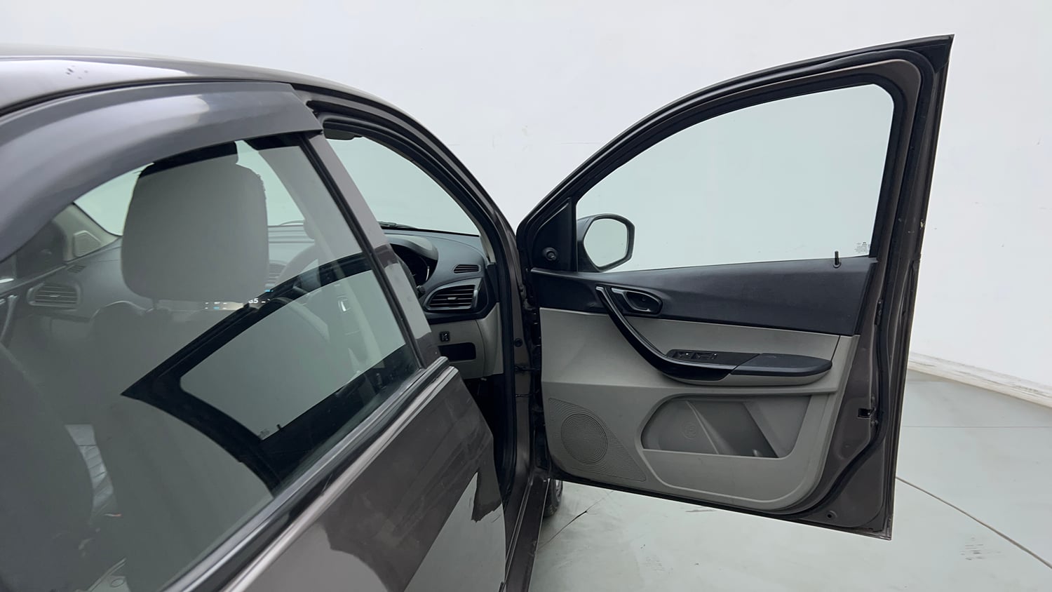 Used 2019 Tata Tiago XM CNG (Outside Fitted) Cng Manual interior RIGHT FRONT DOOR OPEN VIEW