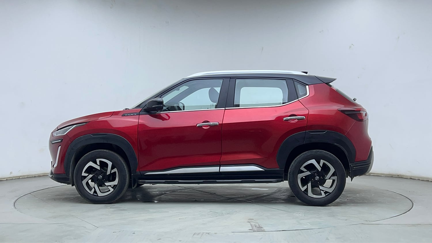 Used 2023 Nissan Magnite XV Premium Turbo CVT Dual Tone Petrol Automatic exterior LEFT SIDE VIEW