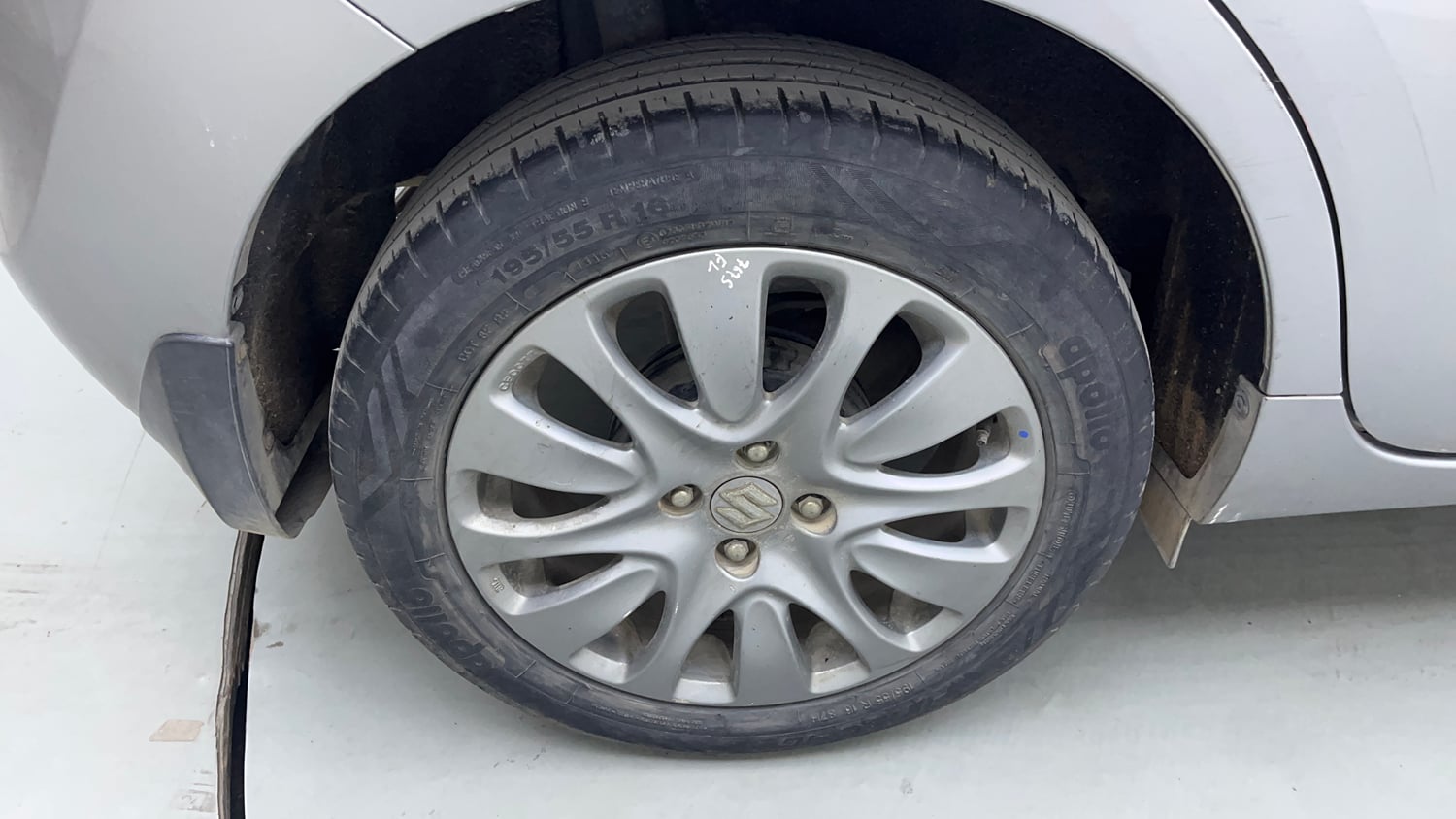 Used 2016 Maruti Suzuki Baleno Alpha 1.2 Petrol Manual tyres RIGHT REAR TYRE RIM VIEW
