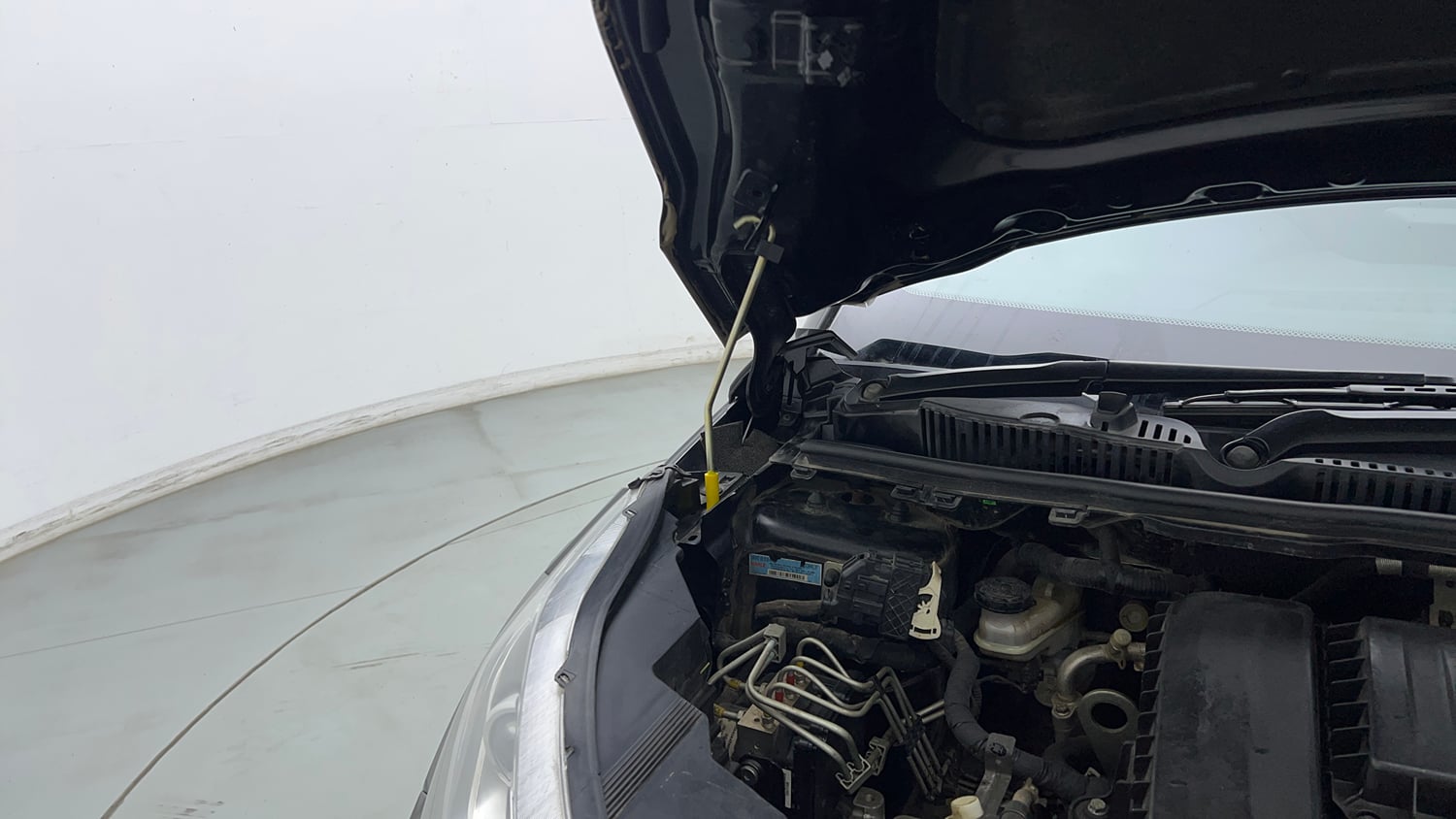 Used 2021 Tata Nexon XZA Plus Diesel Dark Edition Diesel Automatic engine ENGINE RIGHT SIDE HINGE & APRON VIEW