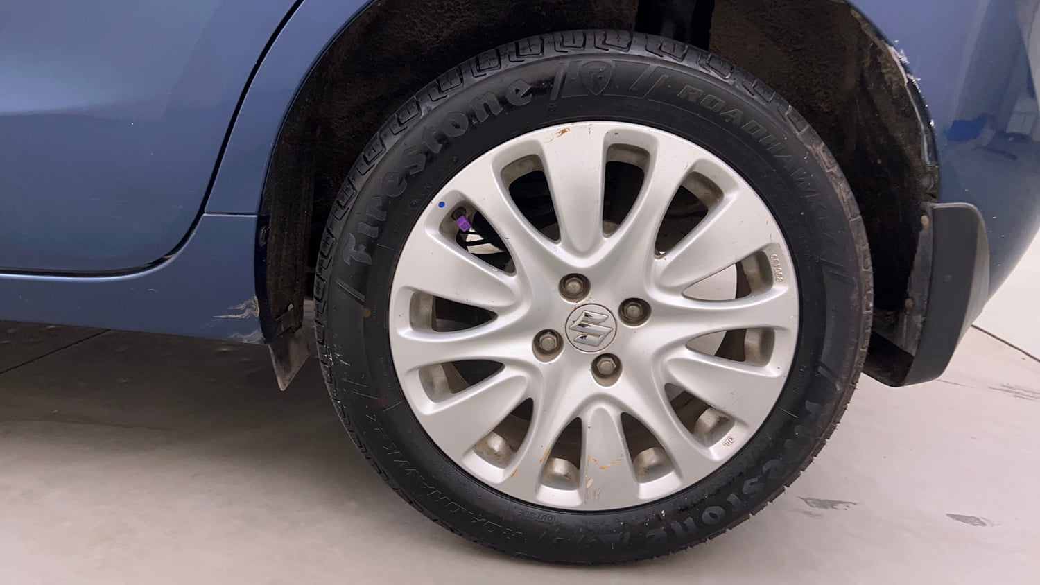 Used 2016 Maruti Suzuki Baleno Alpha 1.2 Petrol Manual tyres LEFT REAR TYRE RIM VIEW