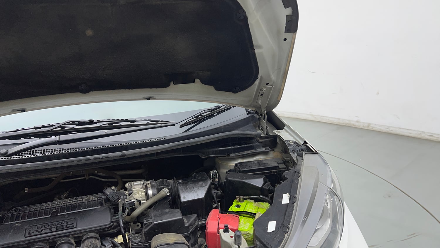 Used 2022 Honda WR-V VX MT Petrol Petrol Manual engine ENGINE LEFT SIDE HINGE & APRON VIEW