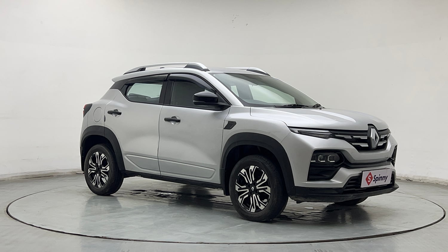 Used 2022 Renault Kiger RXT (O) MT Petrol Manual exterior RIGHT FRONT CORNER VIEW