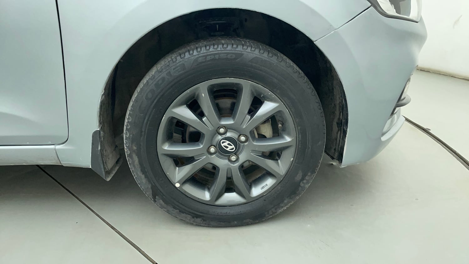 Used 2020 Hyundai Elite i20 Sportz Plus 1.2 Petrol Manual tyres RIGHT FRONT TYRE RIM VIEW