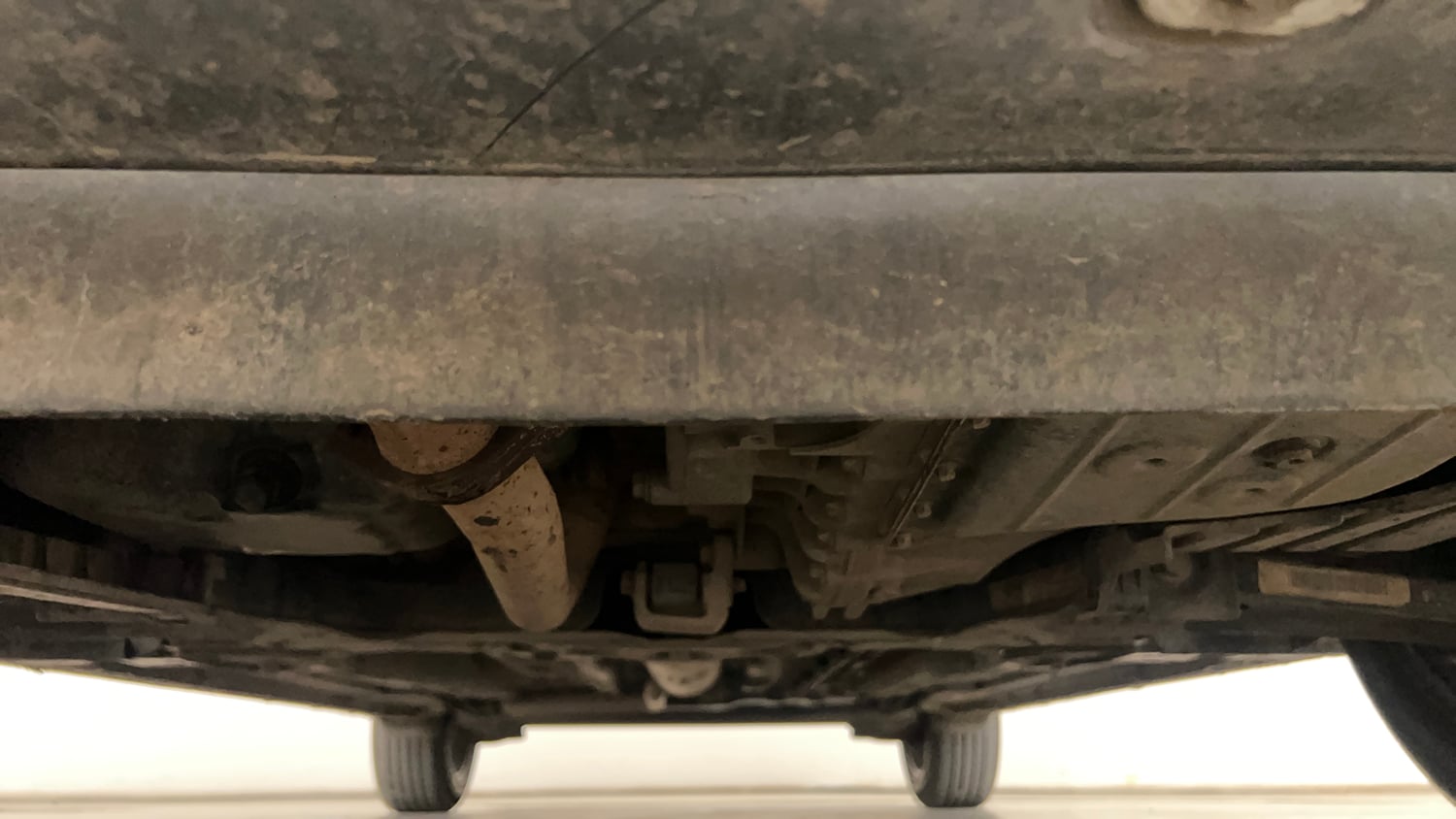 Used 2023 Tata Altroz XZA Plus Petrol Petrol Automatic extra FRONT LEFT UNDERBODY VIEW