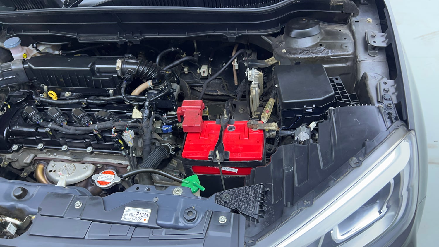 Used 2022 maruti-suzuki Vitara Brezza VXi Petrol Manual engine ENGINE LEFT SIDE VIEW