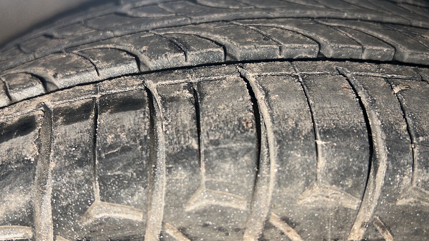 Used 2019 Hyundai Eon Magna + Petrol Manual tyres LEFT FRONT TYRE TREAD VIEW
