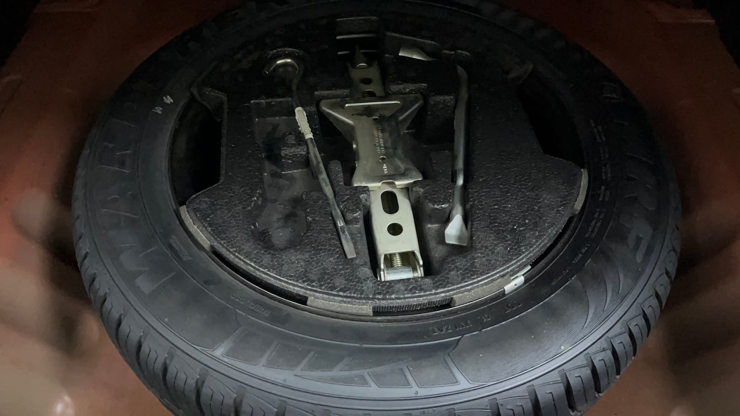 Used 2019 maruti-suzuki Vitara Brezza VDi AGS Diesel Automatic tyres SPARE TYRE VIEW