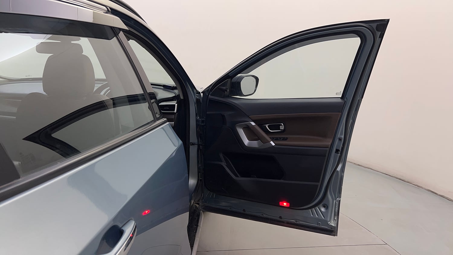 Used 2023 Tata Harrier XZA Plus (O) Diesel Automatic interior RIGHT FRONT DOOR OPEN VIEW