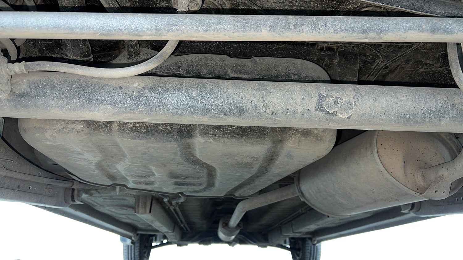 Used 2016 Maruti Suzuki Wagon R LXI Petrol Manual extra REAR UNDERBODY VIEW (TAKEN FROM REAR)