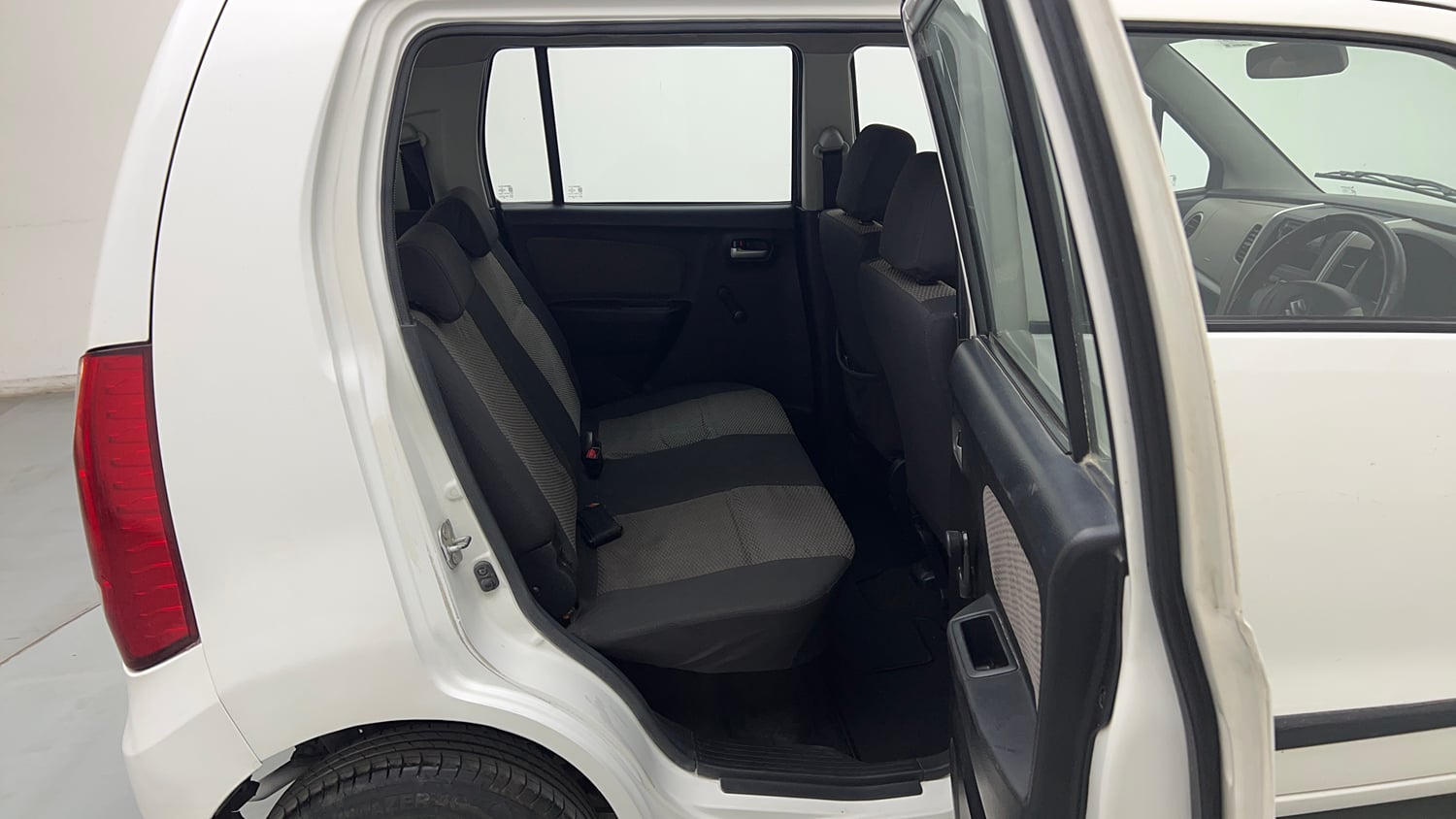 Used 2016 Maruti Suzuki Wagon R LXI Petrol Manual interior RIGHT SIDE REAR DOOR CABIN VIEW
