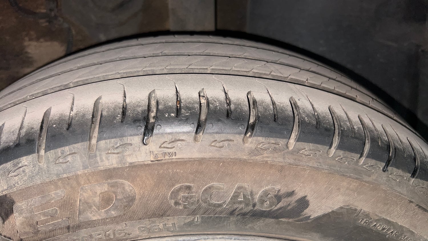 Used 2024 Tata Altroz XTA Petrol Petrol Automatic tyres LEFT REAR TYRE TREAD VIEW