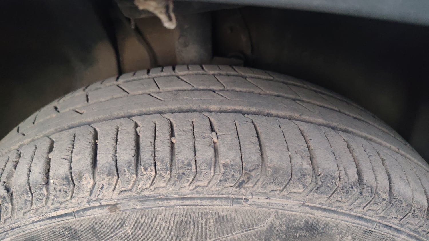 Used 2022 Tata Punch Pure MT Petrol Manual tyres RIGHT FRONT TYRE TREAD VIEW