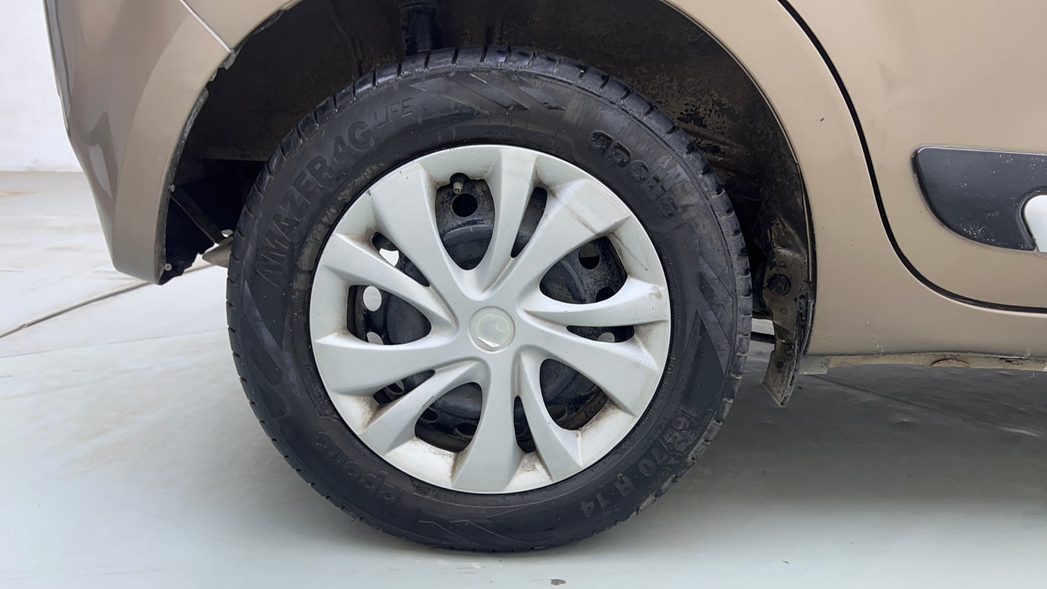 Used 2019 Maruti Suzuki Wagon R ZXi 1.2 Petrol Manual tyres RIGHT REAR TYRE RIM VIEW