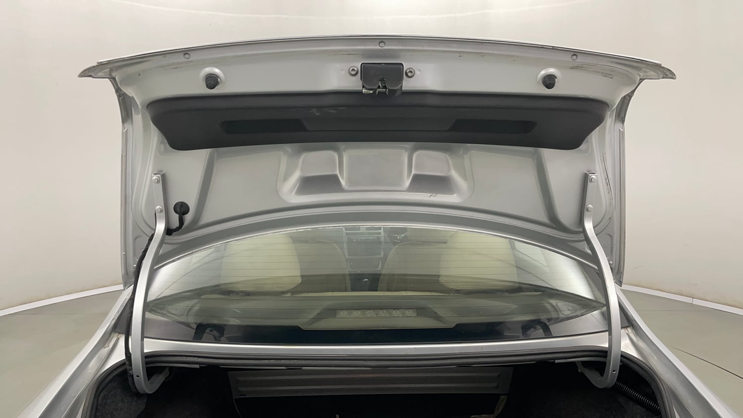 Used 2015 Volkswagen Vento Highline Diesel Diesel Manual interior DICKY DOOR OPEN VIEW