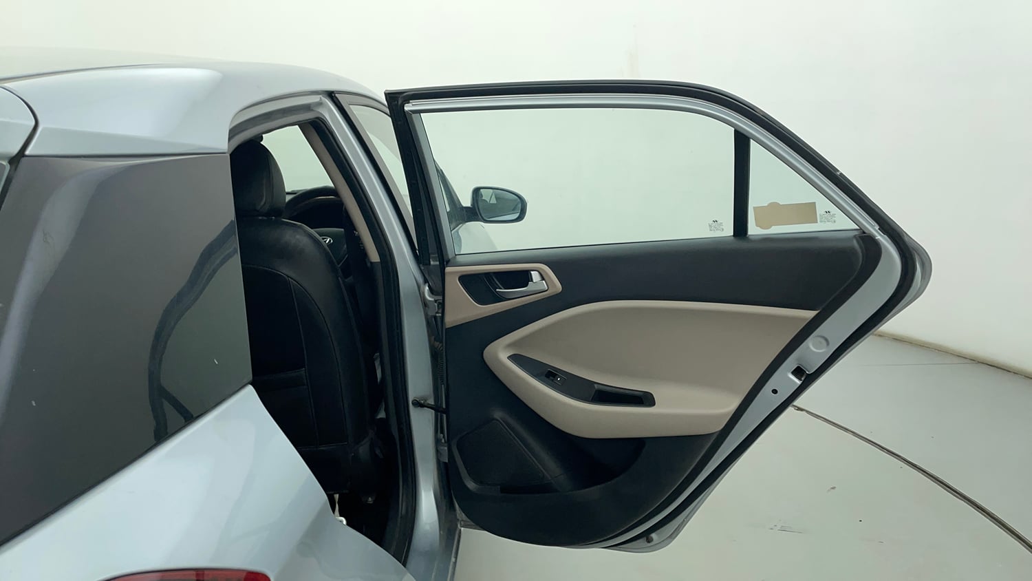 Used 2020 Hyundai Elite i20 Sportz Plus 1.2 Petrol Manual interior RIGHT REAR DOOR OPEN VIEW