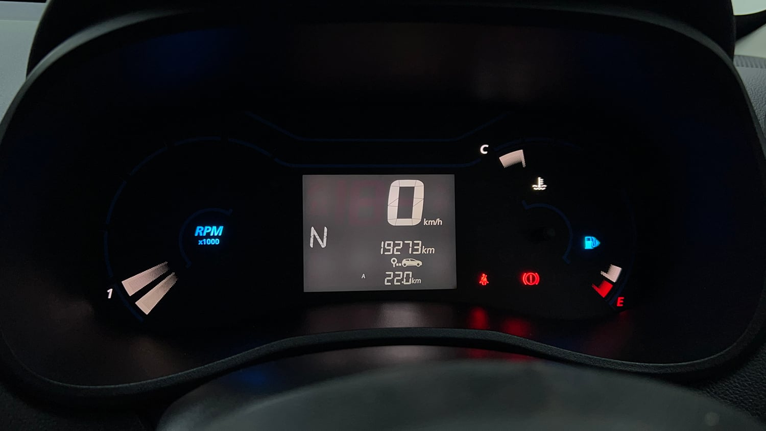Used 2022 Renault Kwid RXT 1.0 AMT Petrol Automatic interior CLUSTERMETER VIEW