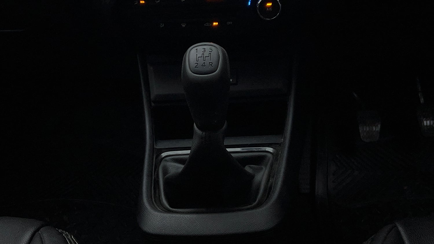 Used 2025 Tata Punch Pure MT Petrol Manual interior GEAR  KNOB VIEW