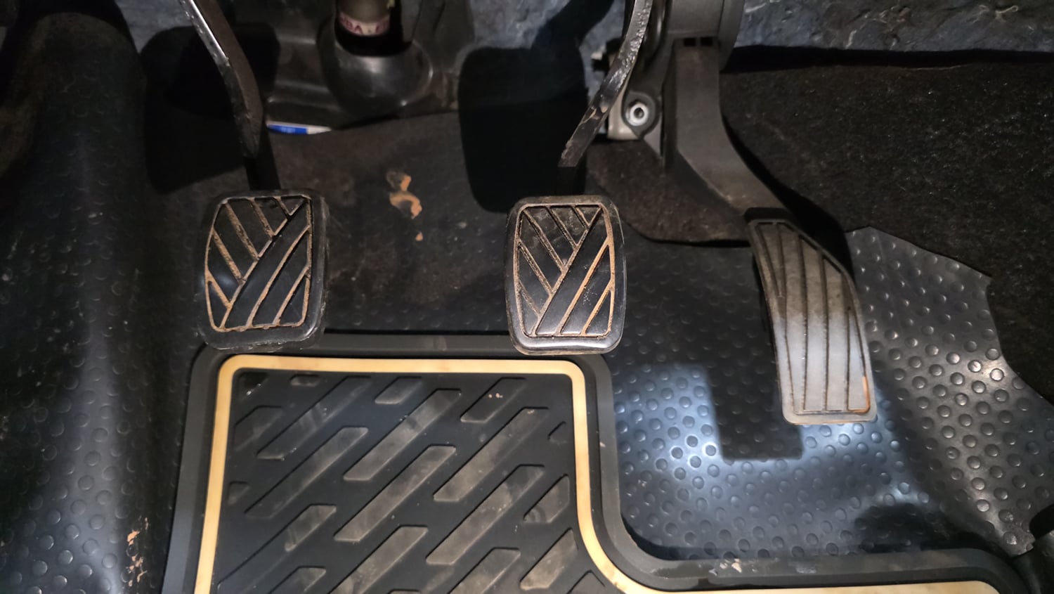 Used 2016 Maruti Suzuki S-Cross Zeta 1.3 Diesel Manual interior PEDALS VIEW