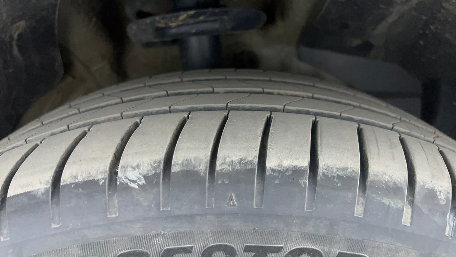 Used 2023 MG Motors Hector Plus Savvy Pro 1.5 Turbo Petrol CVT 7 STR Petrol Automatic tyres RIGHT FRONT TYRE TREAD VIEW