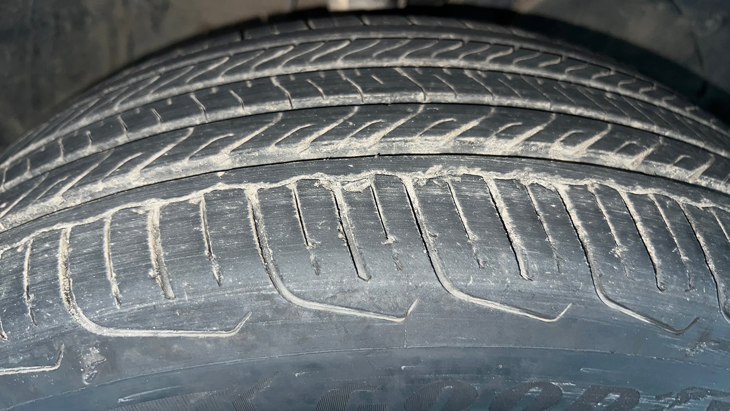 Used 2023 Maruti Suzuki Fronx Delta Plus 1.2L MT Petrol Manual tyres RIGHT FRONT TYRE TREAD VIEW