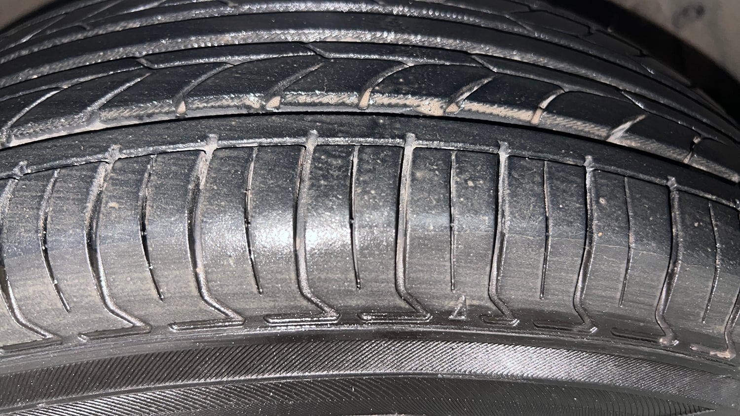 Used 2017 Maruti Suzuki Dzire VDi AMT Diesel Automatic tyres RIGHT FRONT TYRE TREAD VIEW