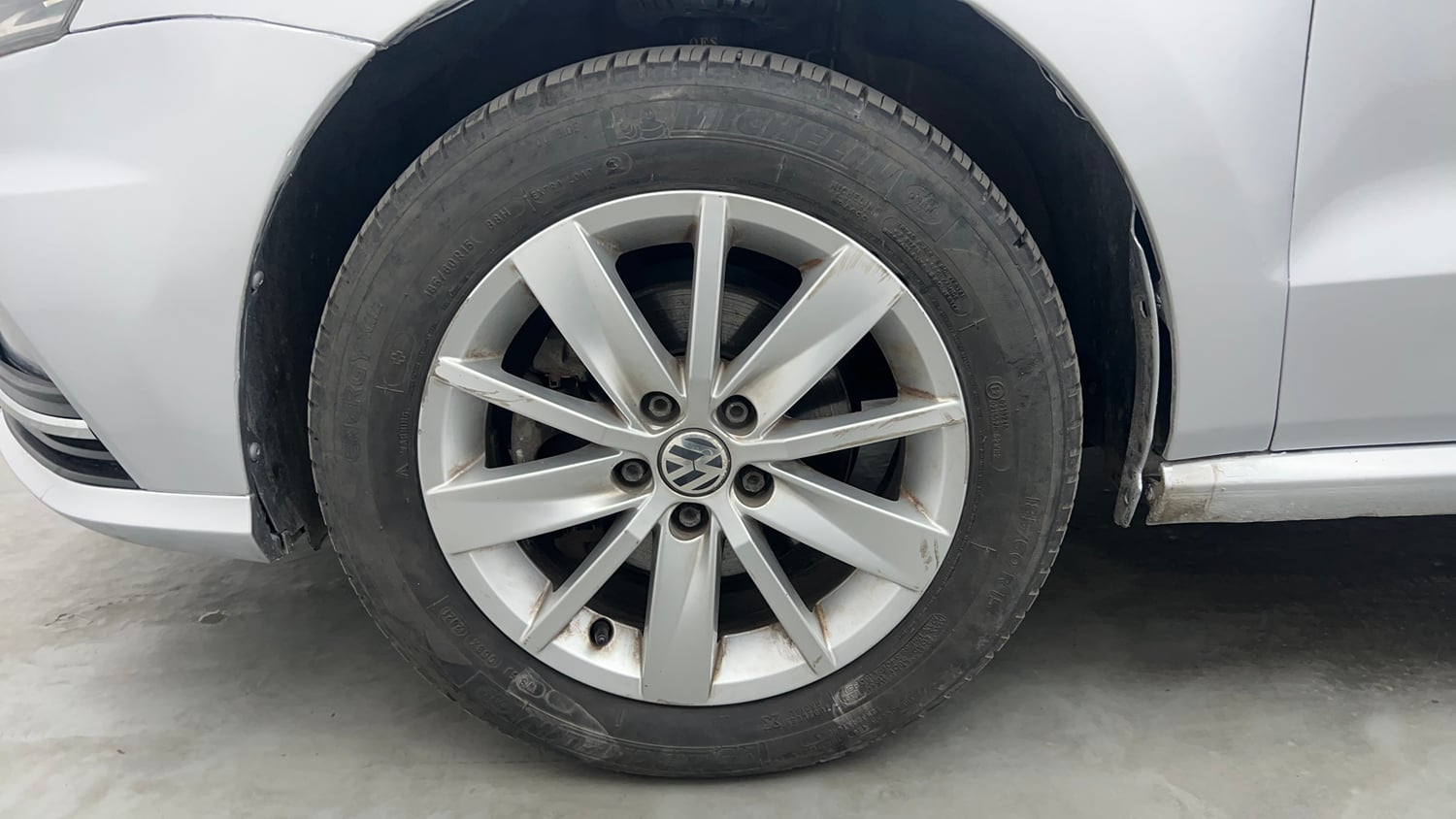 Used 2016 Volkswagen Ameo Highline1.2L (P) Petrol Manual tyres LEFT FRONT TYRE RIM VIEW