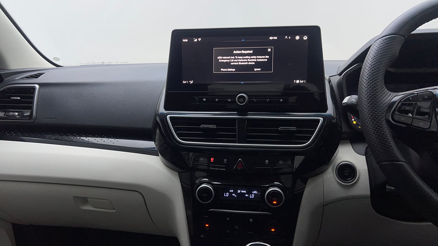 Used 2025 Mahindra XUV 3XO AX5 1.2 Petrol Petrol Manual interior MUSIC SYSTEM & AC CONTROL VIEW