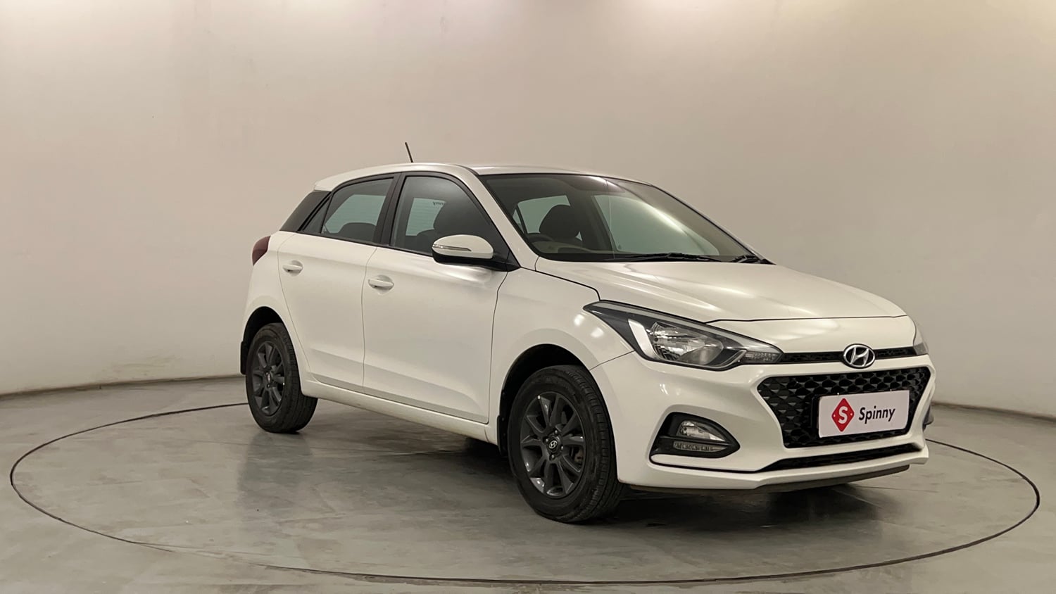 Used 2018 Hyundai Elite i20 Asta 1.2 Petrol Manual exterior RIGHT FRONT CORNER VIEW