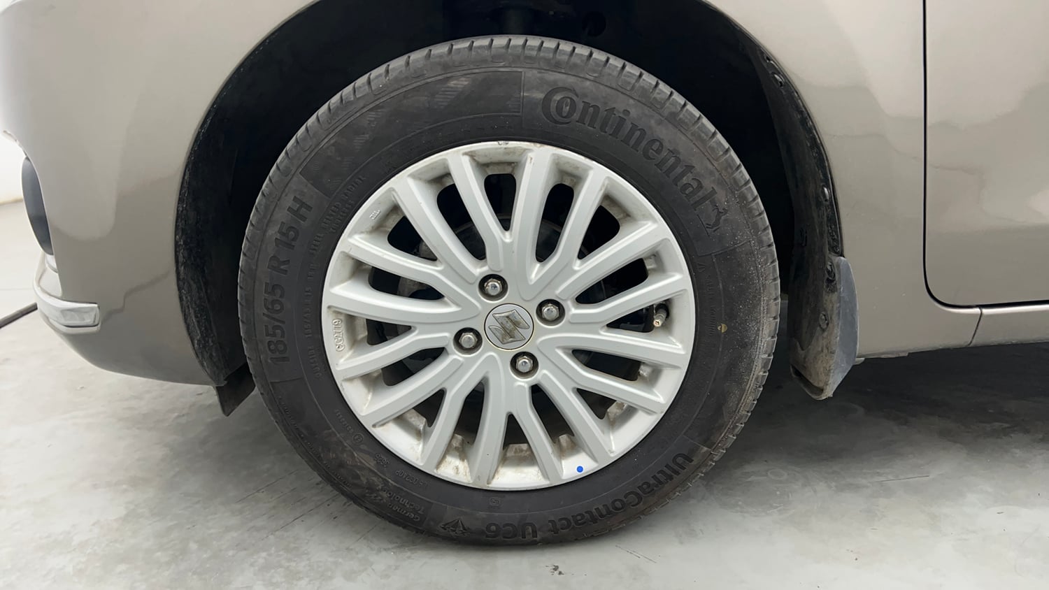 Used 2018 Maruti Suzuki Dzire ZXi Petrol Manual tyres LEFT FRONT TYRE RIM VIEW