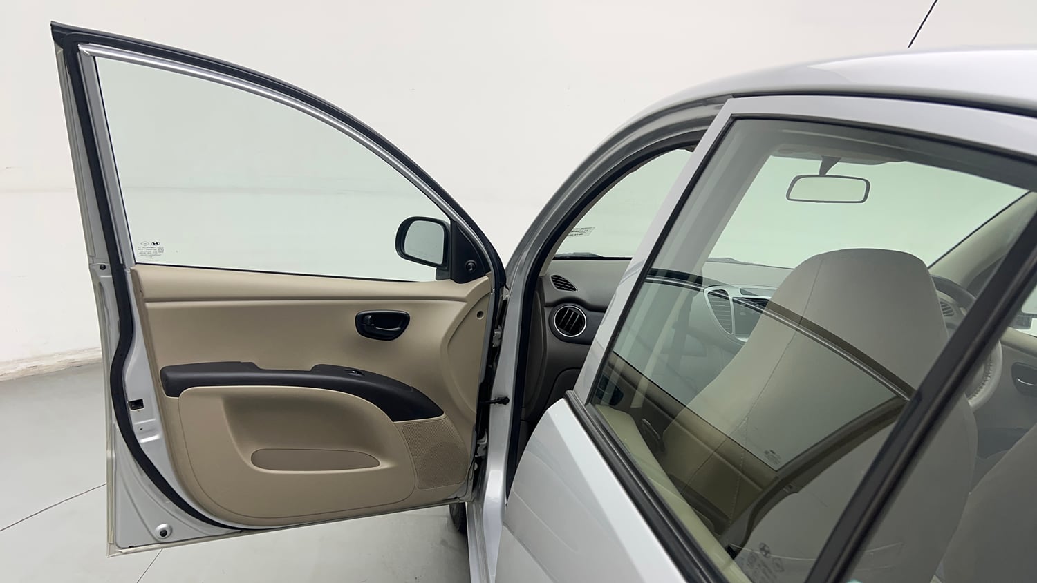 Used 2013 Hyundai i10 Magna 1.1 iRDE2 Petrol Manual interior LEFT FRONT DOOR OPEN VIEW