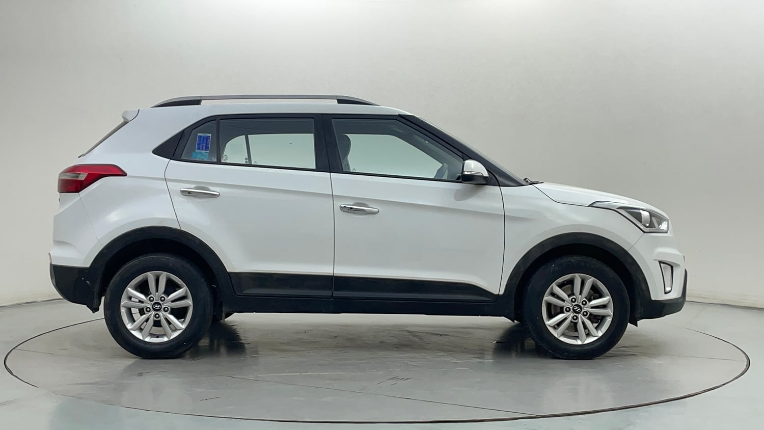 Used 2017 Hyundai Creta 1.6 SX Plus Petrol Petrol Manual exterior RIGHT SIDE VIEW