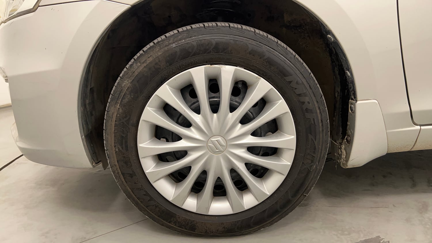 Used 2015 Maruti Suzuki Ciaz VXi+ Petrol Manual tyres LEFT FRONT TYRE RIM VIEW