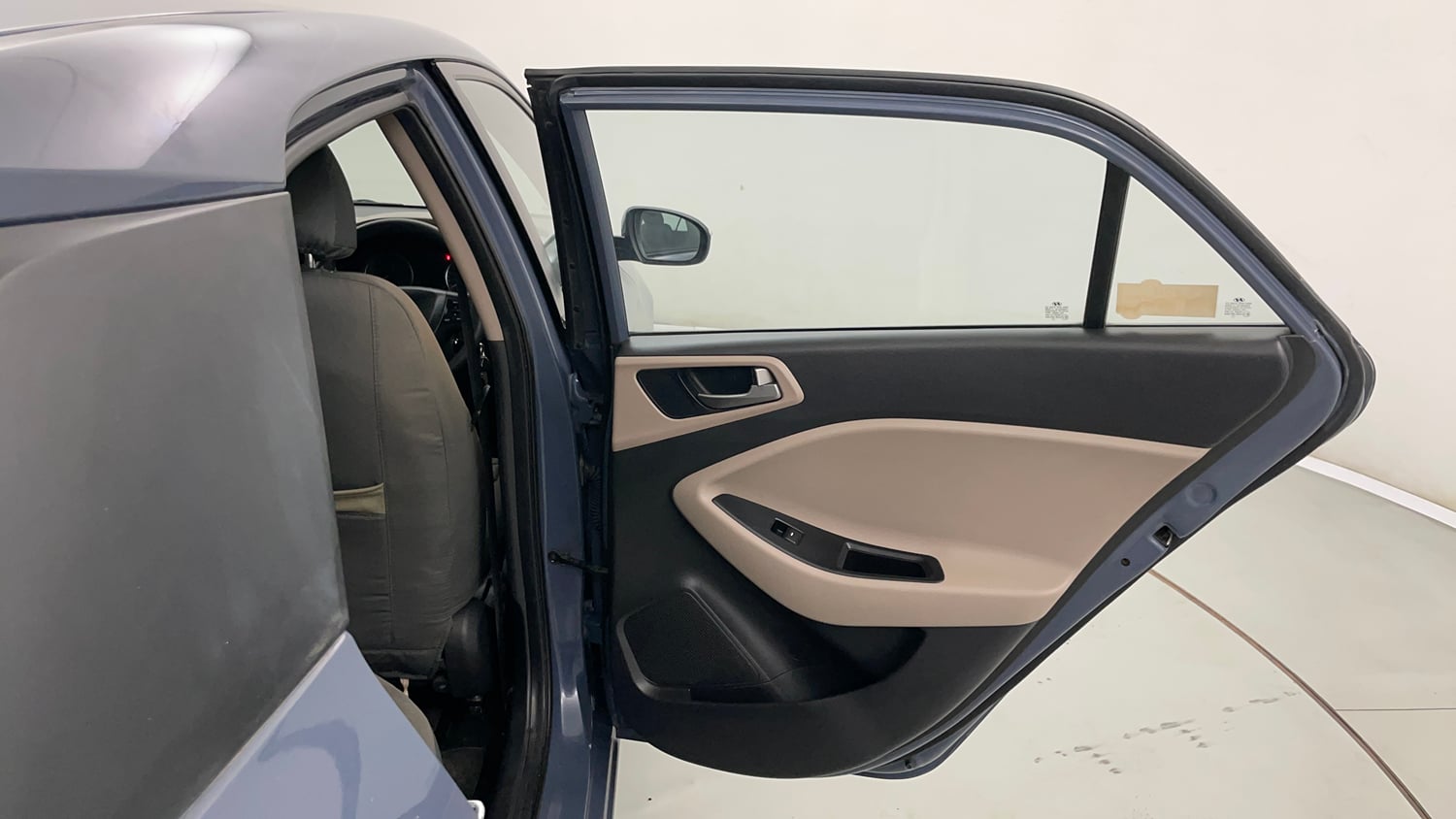 Used 2015 Hyundai Elite i20 Sportz 1.2 Petrol Manual interior RIGHT REAR DOOR OPEN VIEW