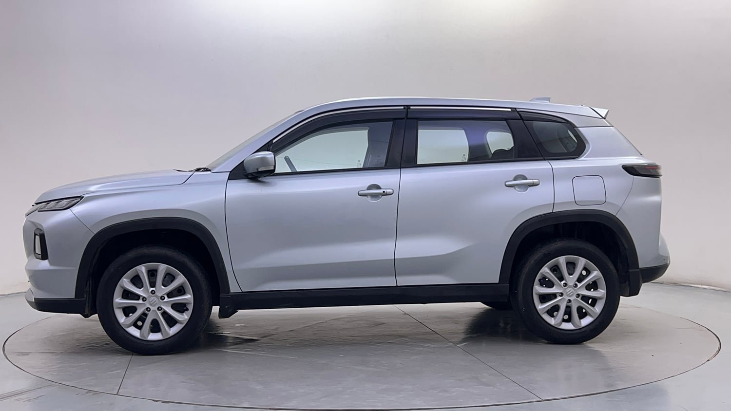 Used 2025 Maruti Suzuki Grand Vitara Delta Smart Hybrid Petrol Manual exterior LEFT SIDE VIEW