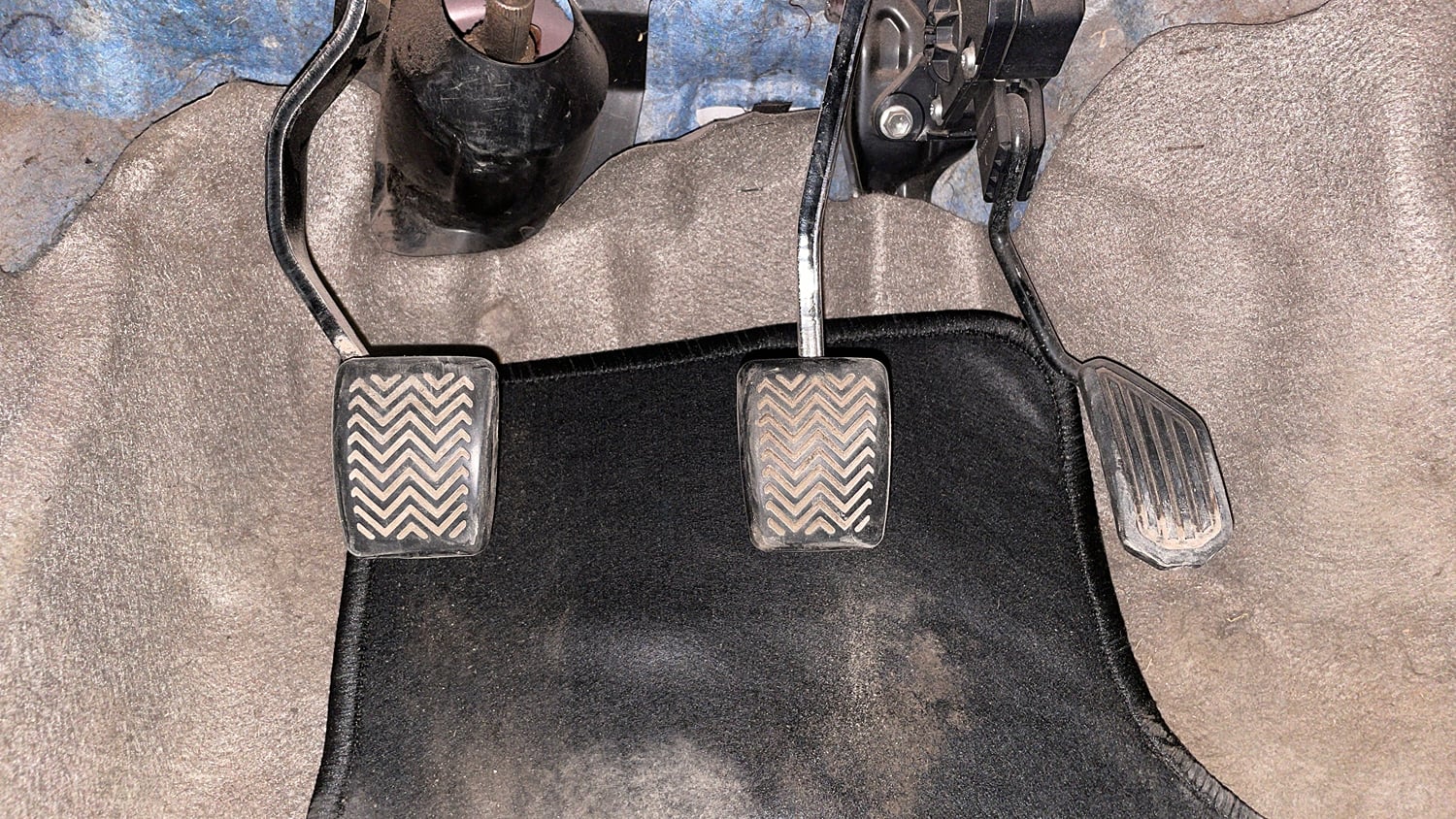 Used 2013 Toyota Etios V Petrol Manual interior PEDALS VIEW
