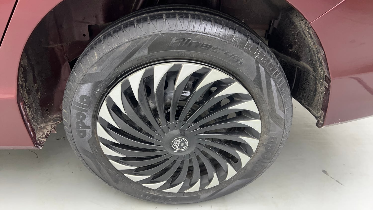 Used 2016 Honda City SV Petrol Manual tyres LEFT REAR TYRE RIM VIEW