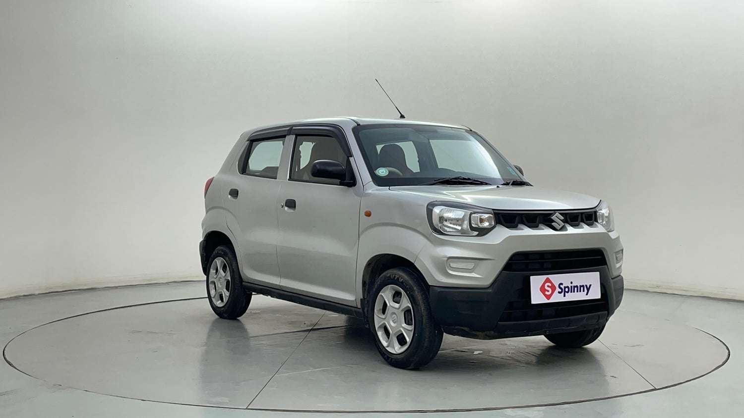 Used 2022 Maruti Suzuki S-Presso VXi (O) AMT Petrol Automatic exterior RIGHT FRONT CORNER VIEW