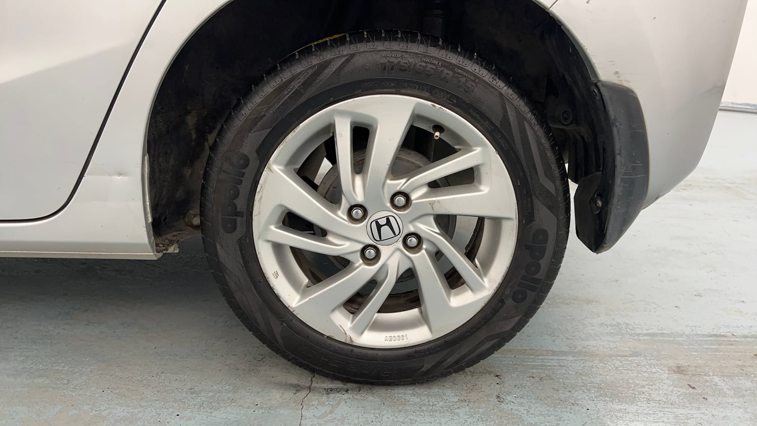 Used 2016 Honda Jazz V Petrol Petrol Manual tyres LEFT REAR TYRE RIM VIEW