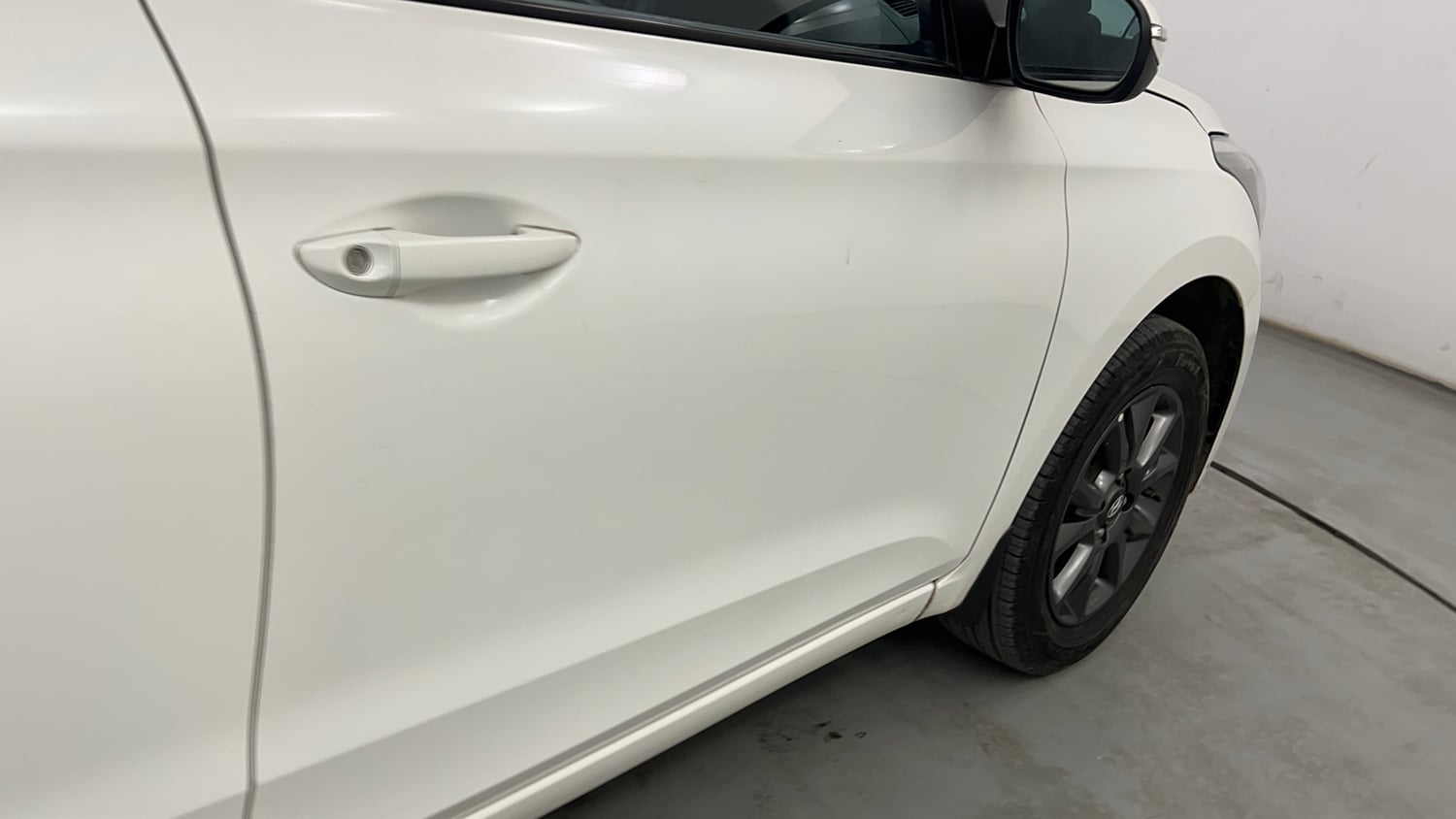Used 2018 Hyundai Elite i20 Asta 1.2 Petrol Manual dents MINOR SCRATCH