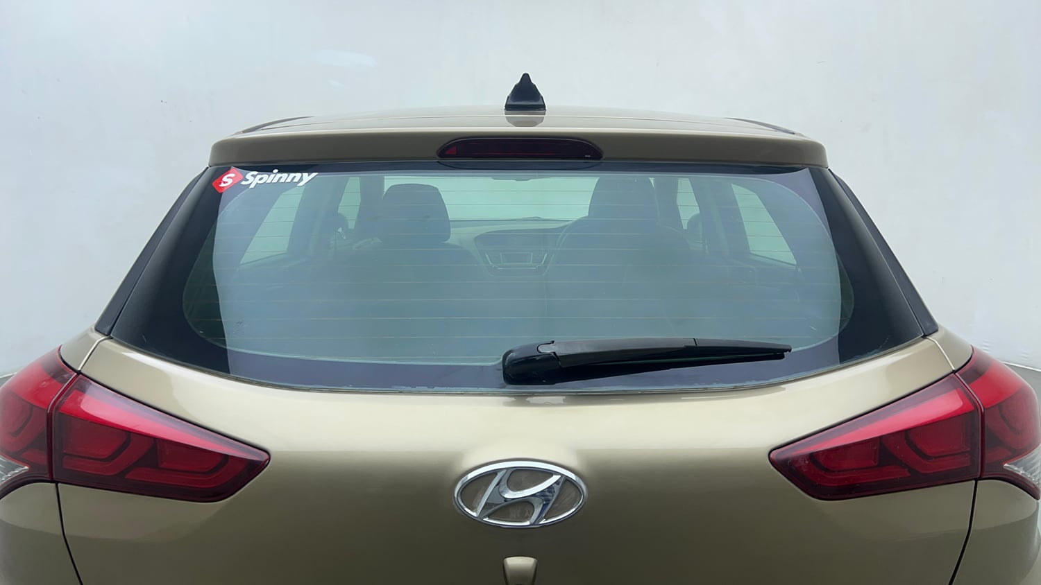 Used 2015 Hyundai Elite i20 Asta 1.2 Petrol Manual top_features Rear wiper